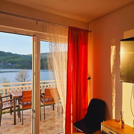 Pliva Lake 3 يايتشه